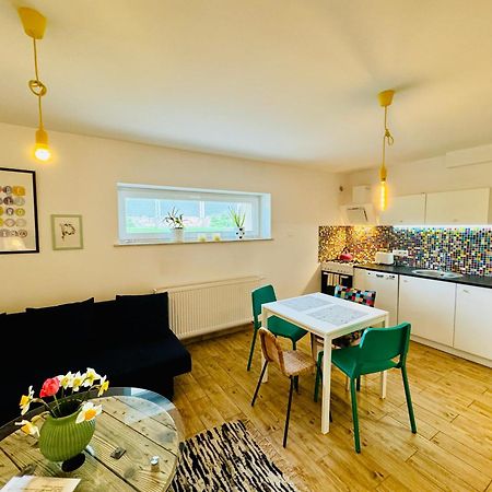 Design Apartments ออสทรุฟ วีแยลคอพพอลสกี ภายนอก รูปภาพ