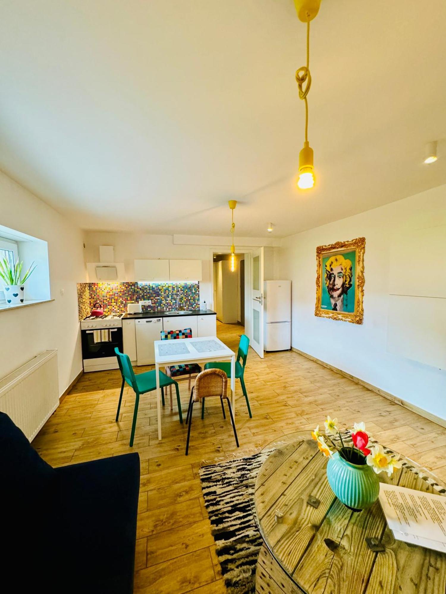 Design Apartments ออสทรุฟ วีแยลคอพพอลสกี ภายนอก รูปภาพ