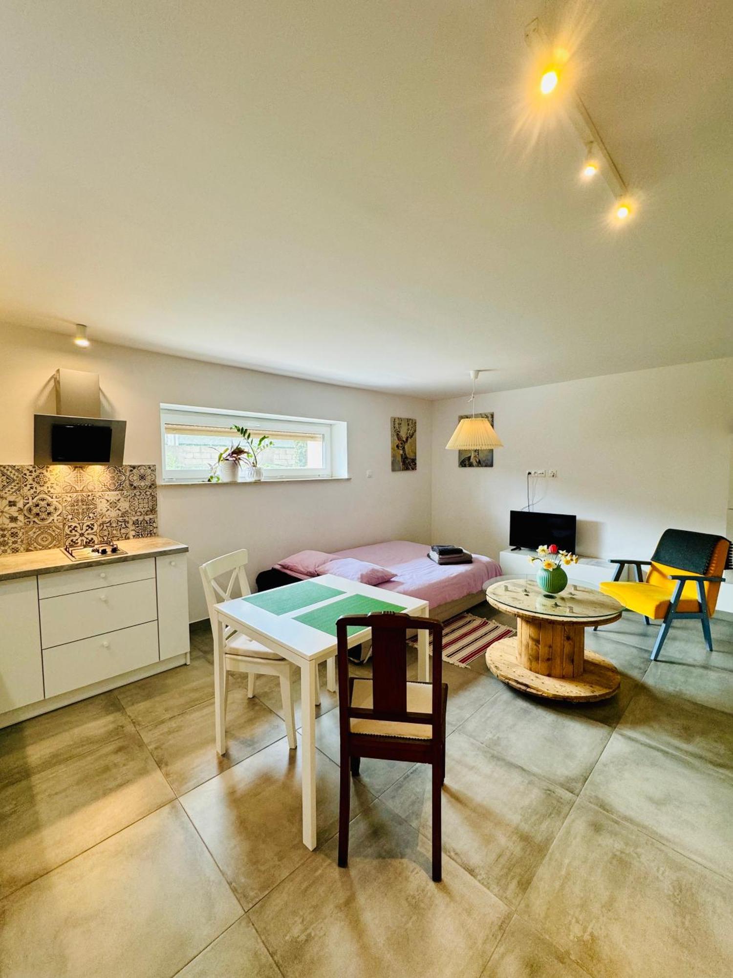 Design Apartments ออสทรุฟ วีแยลคอพพอลสกี ภายนอก รูปภาพ